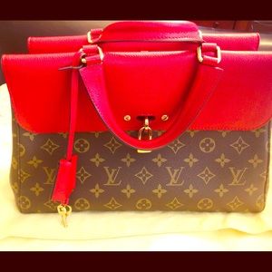 Authentic LOUIS VUITTON VENUS HANDBAG